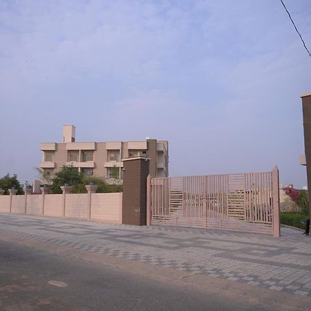 The Govindam Resort Vrindāvan Dış mekan fotoğraf
